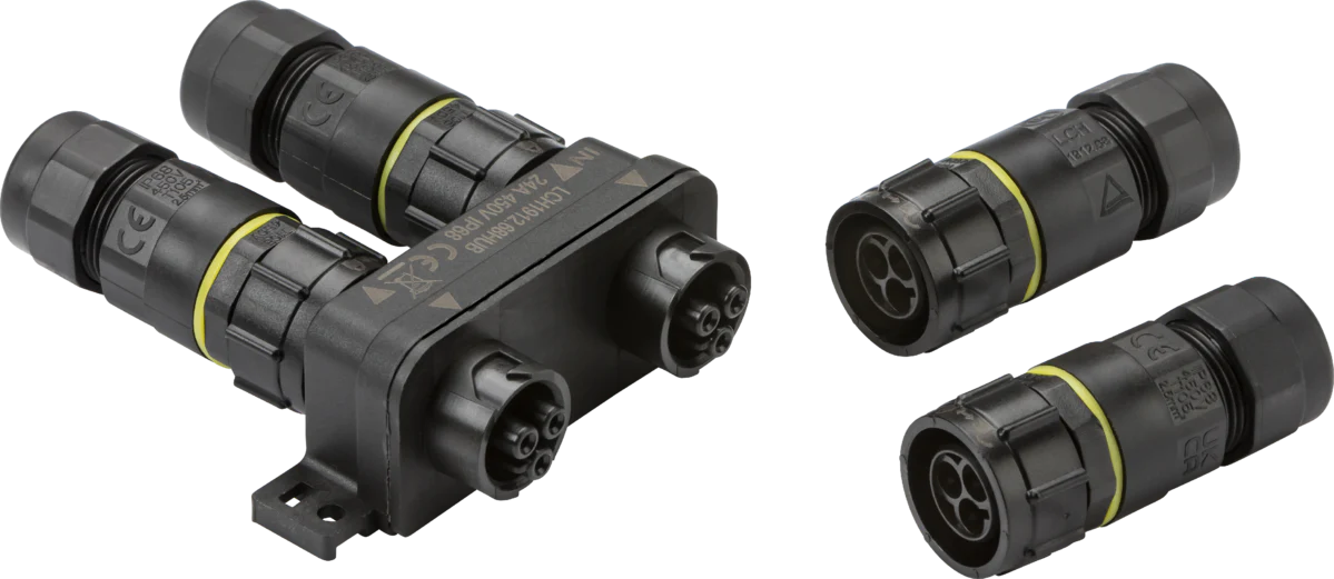 Knightsbridge JB0018 IP68 24A 1 Inlet to 3 Outlets Plug and Socket Type Weatherproof Hub